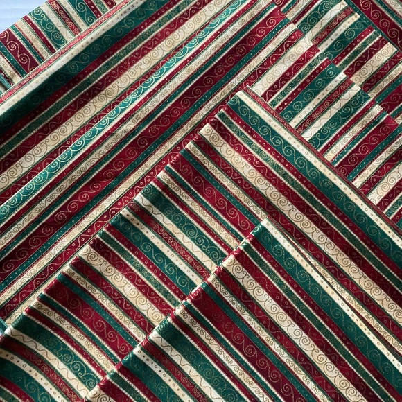 Rose Tree Holiday Way Napkins Set of 6 Gold Green Red Christmas Cotton NEW - Picture 3 of 5